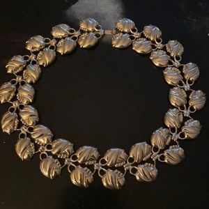 Antique/Vintage leaf 🍁 design chocker necklace